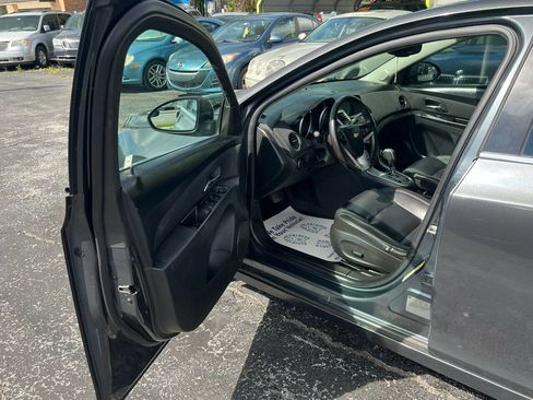 Used 2013 Chevrolet Cruze LT image 9