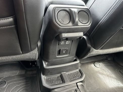 Used 2020 Jeep Wrangler Unlimited Sahara AWD/4WD image 17