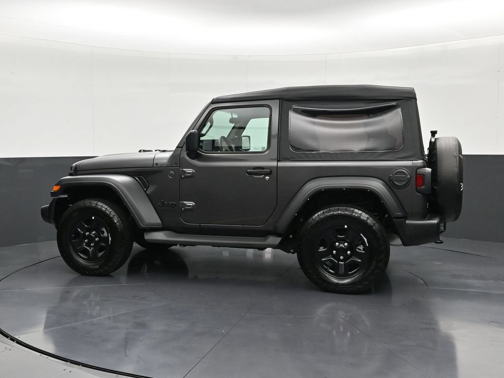 Used 2025 Jeep Wrangler Sport AWD/4WD image 2