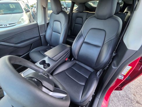 Used 2022 Tesla Model Y Performance AWD/4WD image 10