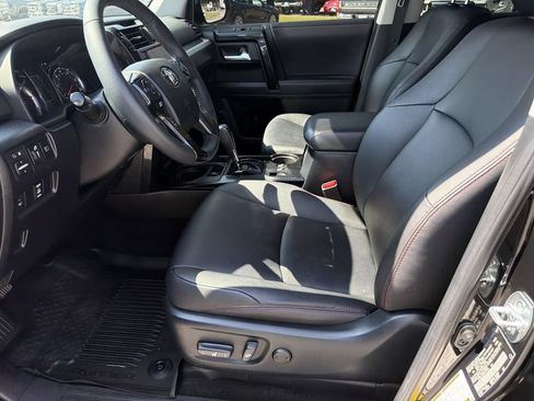Used 2021 Toyota 4Runner Venture w/ Moonroof Package AWD/4WD image 9