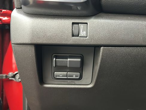 Used 2024 GMC Canyon AT4X image 30