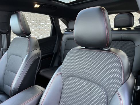 Certified 2023 Ford Escape ST-Line Select w/ Tech Pack #2 image 14