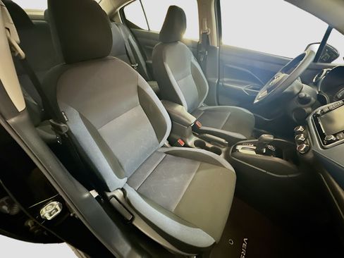 Used 2025 Nissan Versa SV FWD image 31