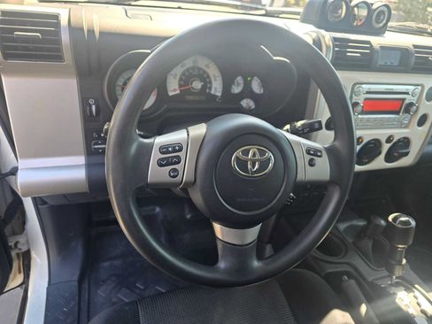 Used 2014 Toyota FJ Cruiser 4WD w/ Convenience Package image 22