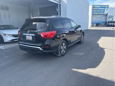 Used 2020 Nissan Pathfinder S image 7