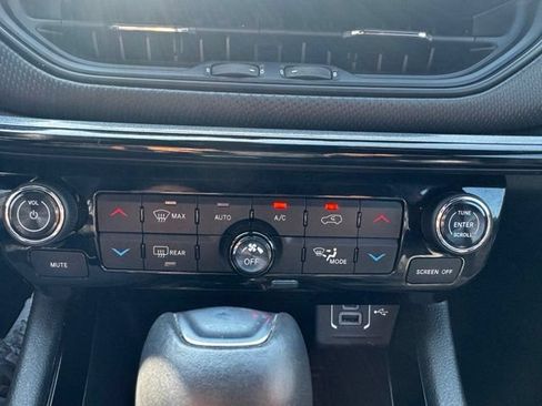 Used 2026 Jeep Compass Limited AWD/4WD image 23