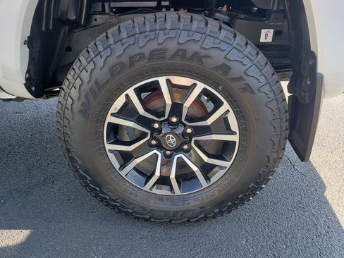 Used 2022 Toyota Tacoma TRD Sport image 27