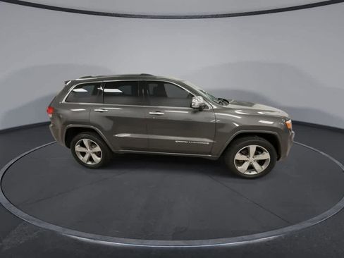 Used 2016 Jeep Grand Cherokee Overland AWD/4WD image 9