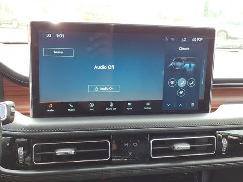 Used 2023 Lincoln Nautilus Reserve image 20