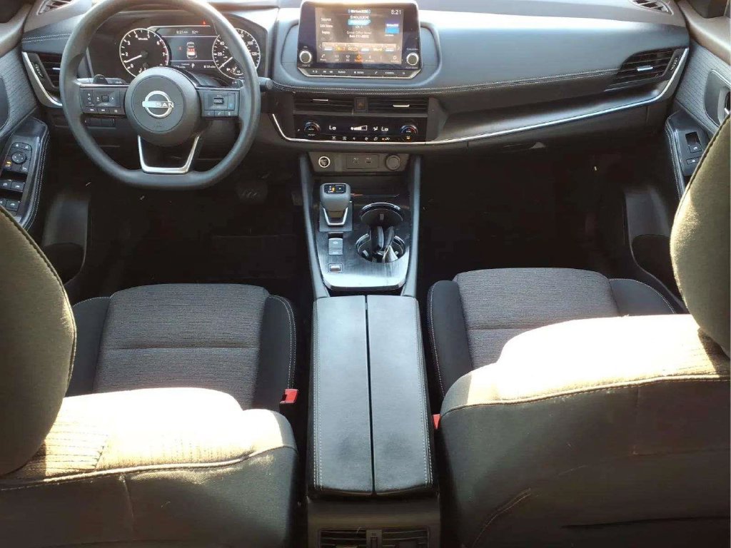 Used 2023 Nissan Rogue SV FWD image 10