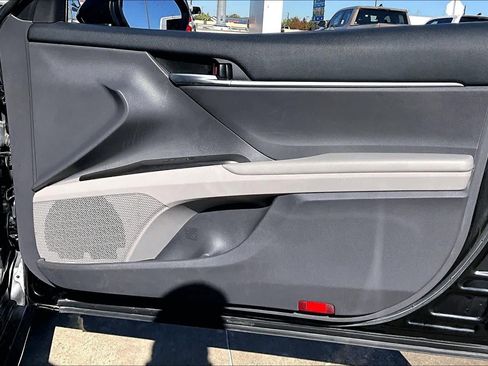 Used 2022 Toyota Camry LE image 22