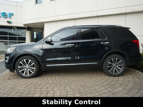 Used 2016 Ford Explorer Platinum image 19