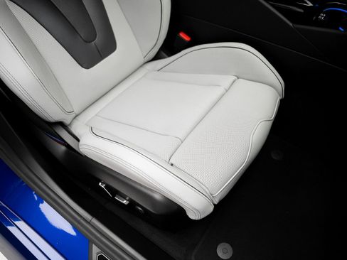 Used 2025 BMW M5 image 67