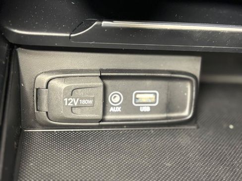 Used 2019 Genesis G70 2.0T Advanced RWD image 32