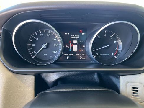 Used 2014 Land Rover Range Rover Sport HSE image 26