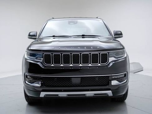 Used 2024 Jeep Wagoneer L Series III w/ Flexible Seating Group AWD/4WD image 11