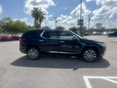 Used 2020 Chevrolet Traverse Premier FWD image 4