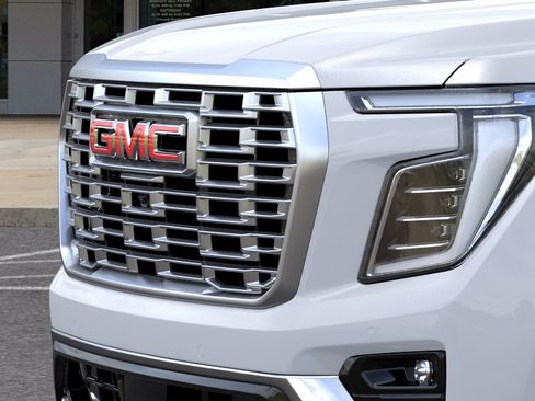 New 2026 GMC Yukon Denali w/ Denali Reserve Package RWD image 15