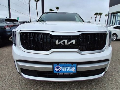 Used 2023 Kia Telluride EX w/ EX Captain's Chair Package image 2