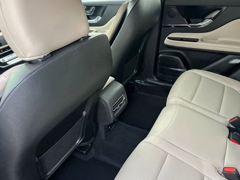 New 2025 Lincoln Corsair Premiere w/ Equipment Group 101A image 4