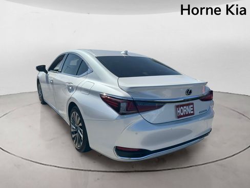 Used 2024 Lexus ES 300h w/ Luxury Package FWD image 5