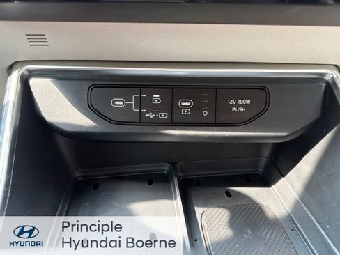 Used 2025 Kia Carnival EX FWD image 24