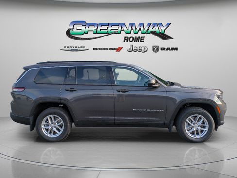 New 2025 Jeep Grand Cherokee L Laredo image 8