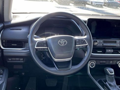 Used 2025 Toyota Grand Highlander FWD image 17