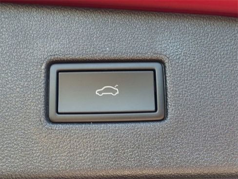 Certified 2024 Volkswagen Tiguan SE R-Line image 10