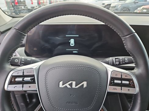 Used 2025 Kia Telluride S image 21