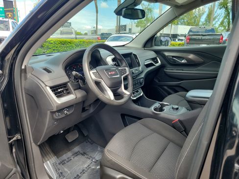 Used 2023 GMC Terrain SLE w/ Elevation Edition FWD image 9