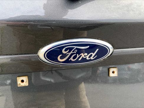 Used 2016 Ford Fiesta SE w/ Cold Weather Package FWD image 32