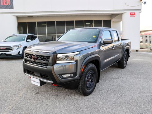Used 2025 Nissan Frontier Pro-X image 1