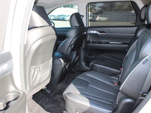 Used 2024 Hyundai Palisade Limited image 12