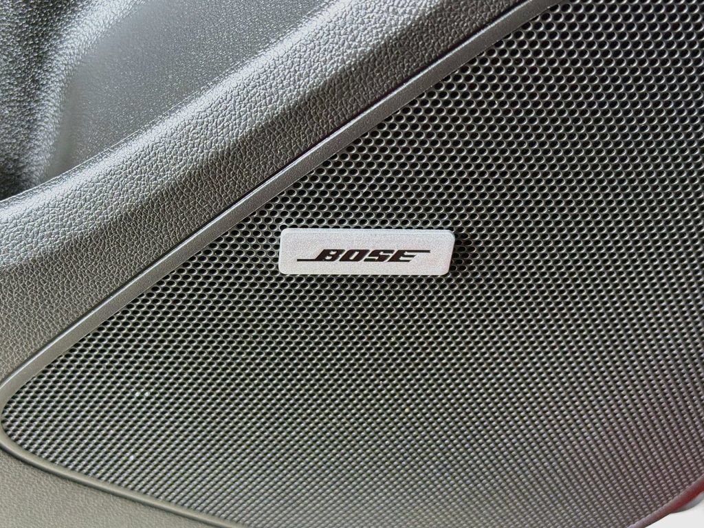 Used 2023 Chevrolet Bolt EUV Premier w/ Sun & Sound Package FWD image 18