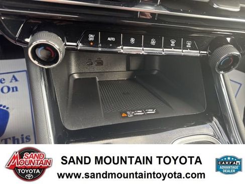 Used 2025 Chevrolet Traverse Z71 w/ Driver Confidence Package image 21