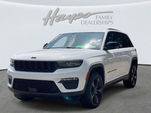 Used 2023 Jeep Grand Cherokee Limited AWD/4WD image 11