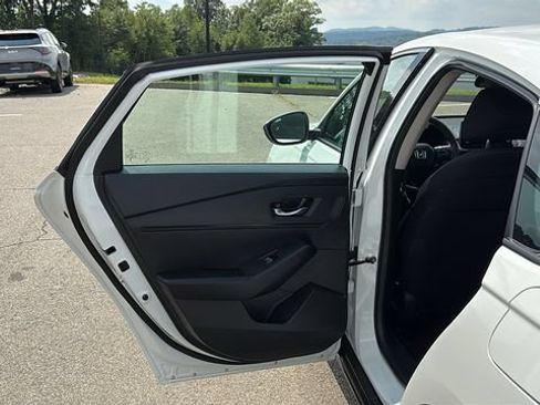 Used 2023 Honda Accord EX image 23