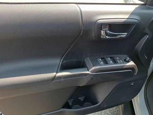 Used 2021 Toyota Tacoma TRD Pro AWD/4WD image 13