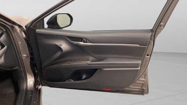 Used 2022 Toyota Camry SE FWD image 32