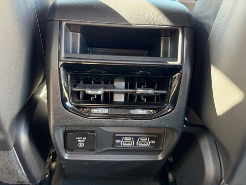 Used 2025 Jeep Grand Cherokee Altitude AWD/4WD image 33