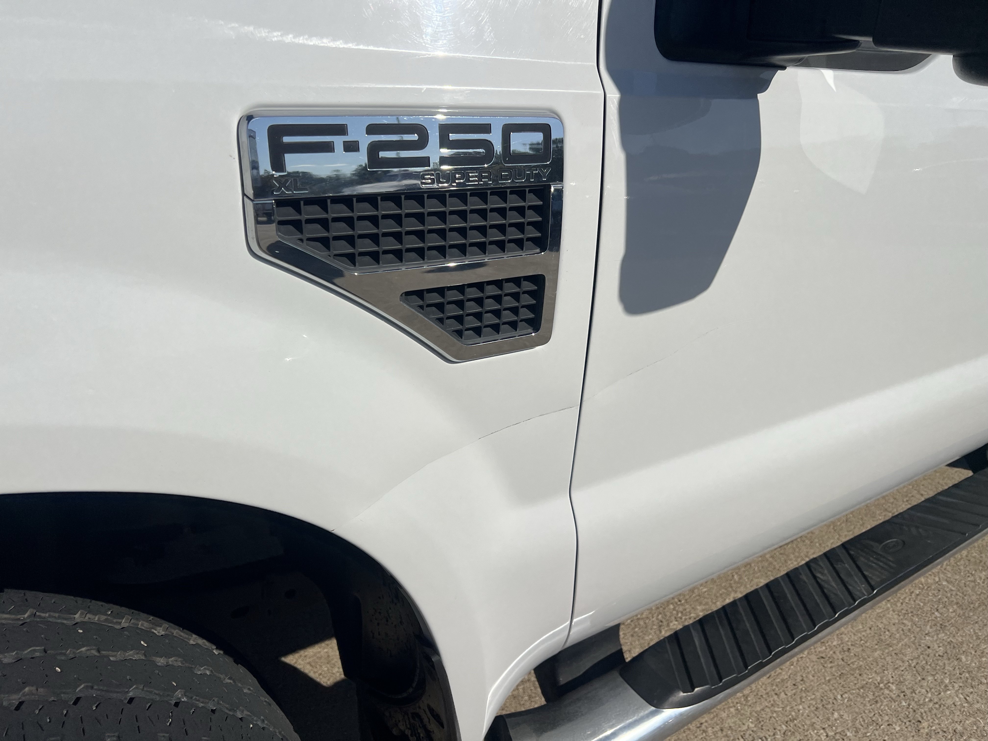 Used 2010 Ford F250 XL AWD/4WD image 3