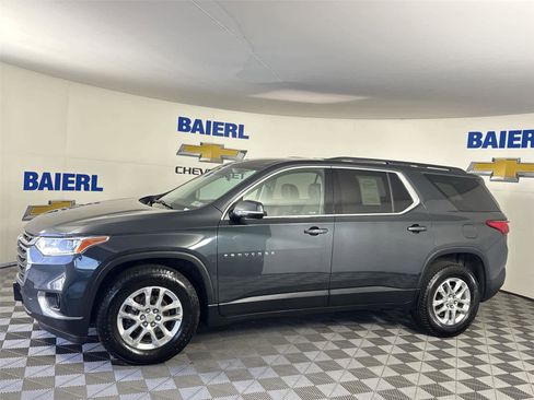Used 2019 Chevrolet Traverse LT image 2