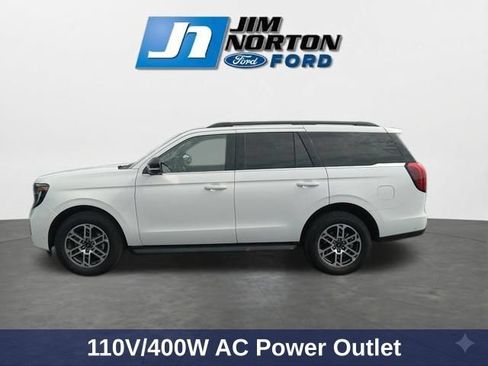 Used 2025 Ford Expedition Active AWD/4WD image 6