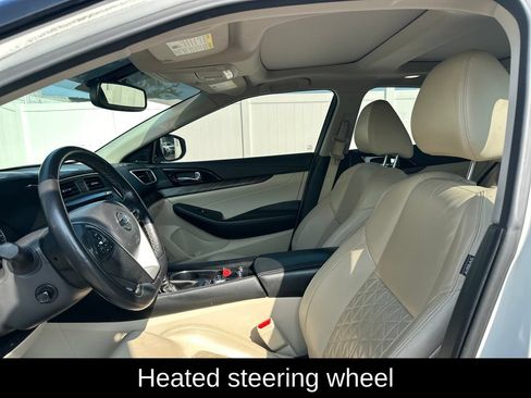 Used 2016 Nissan Maxima Platinum w/ Interior Lighting Package FWD image 12