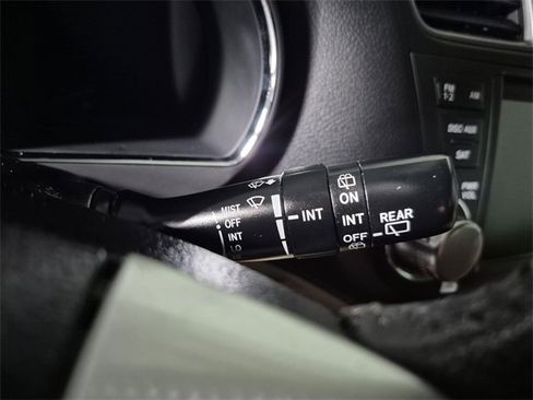 Used 2012 Toyota Highlander Limited image 28