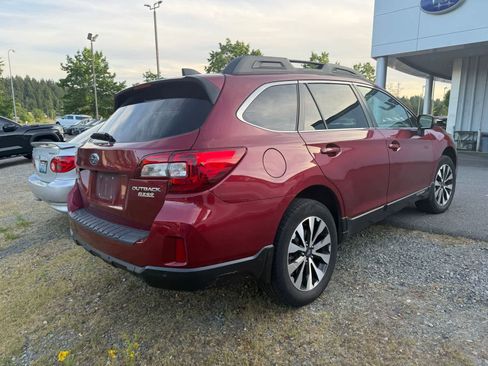 Used 2017 Subaru Outback 2.5i Limited AWD/4WD image 3