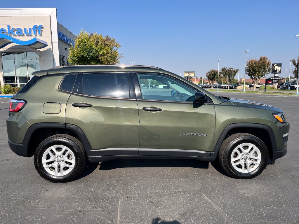 Used 2018 Jeep Compass Sport AWD/4WD image 2