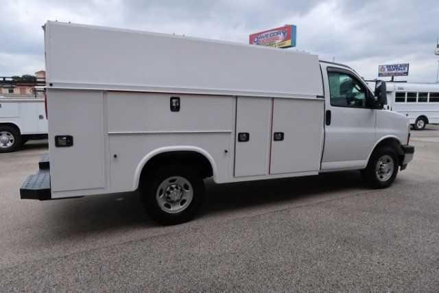 Used 2020 Chevrolet Express 3500 w/ Power Convenience Package RWD image 4